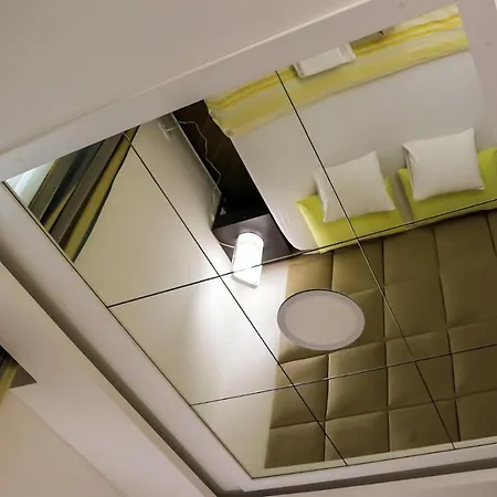 Apartment Nirvana Center *