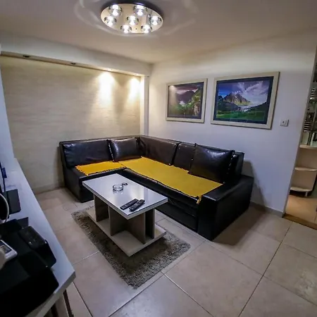 Nirvana Center Apartment *