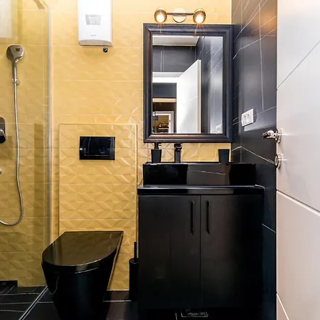 Nirvana Center Apartment
