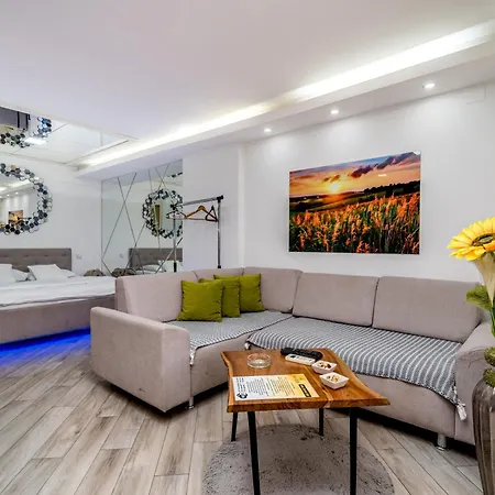Nirvana Center Apartment *