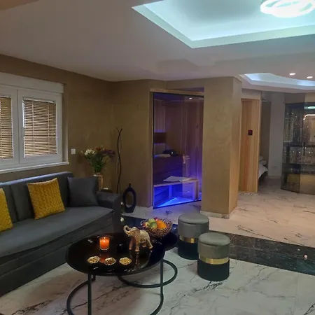 Apartment Nirvana Center