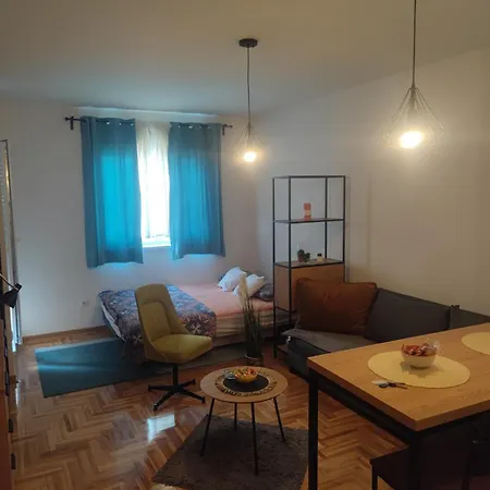 Nirvana Center Apartment