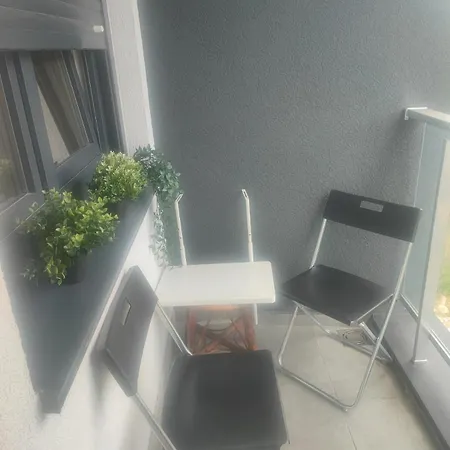 Apartment Nirvana Center *