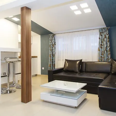 Apartment Nirvana Center *