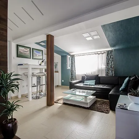 Apartment Nirvana Center