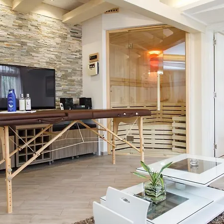 Nirvana Center Apartment *