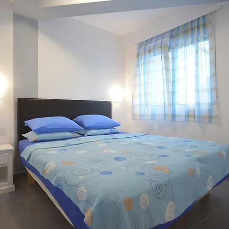 Nirvana Center Apartment *