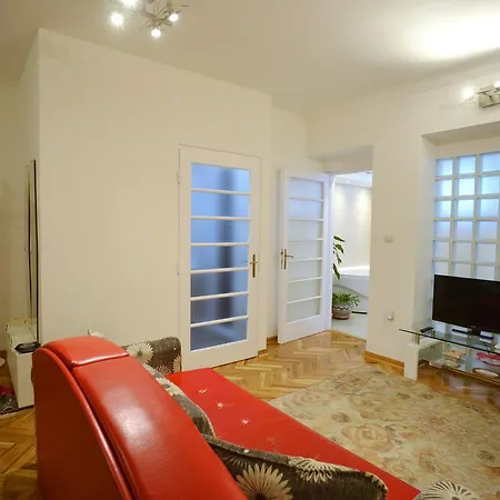 Apartment Nirvana Center