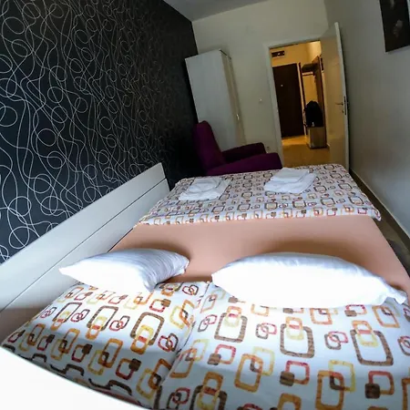 Nirvana Center Apartment *